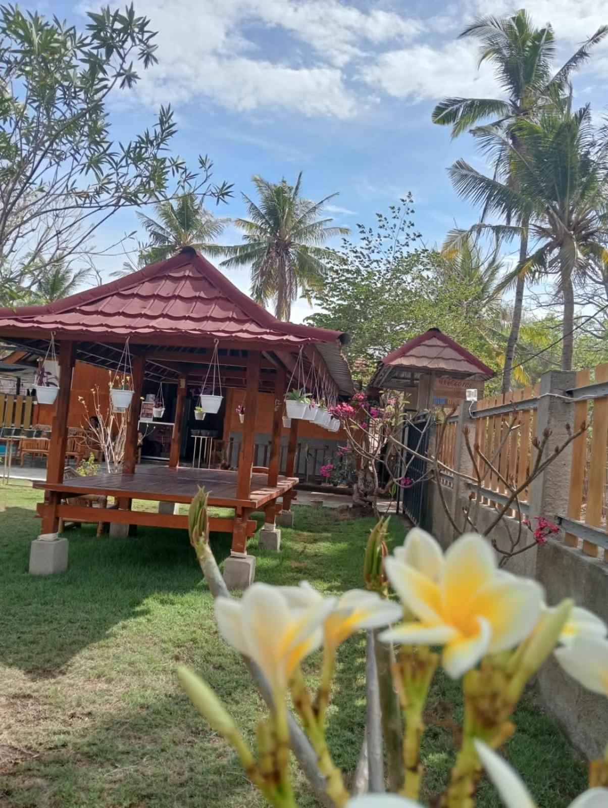 Hotel Blue Moon Meno Gili Meno Exteriér fotografie