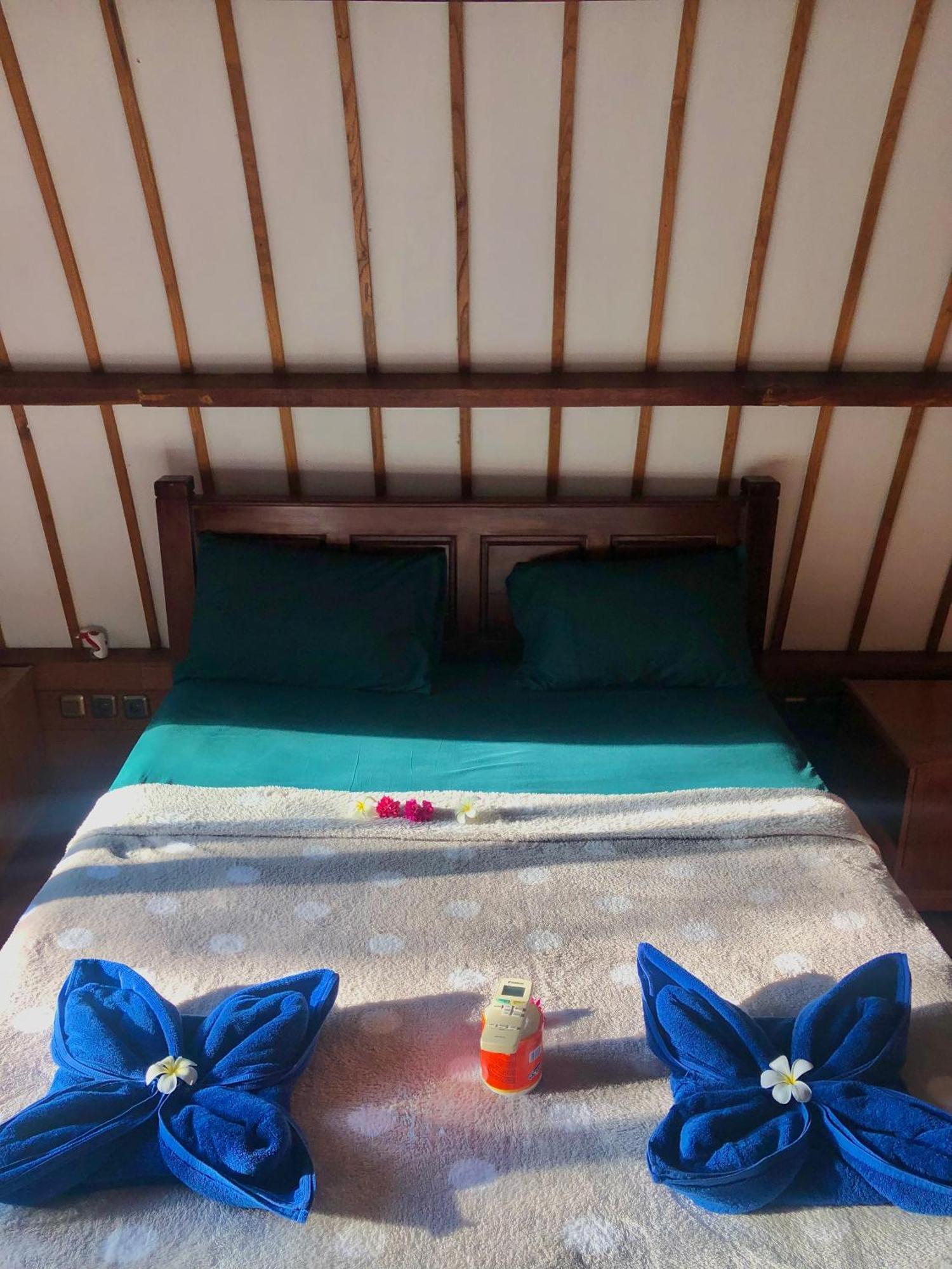 Hotel Blue Moon Meno Gili Meno Exteriér fotografie