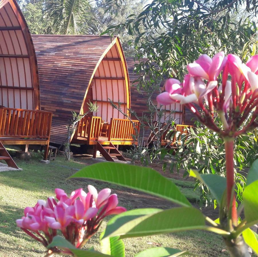 Hotel Blue Moon Meno Gili Meno Exteriér fotografie